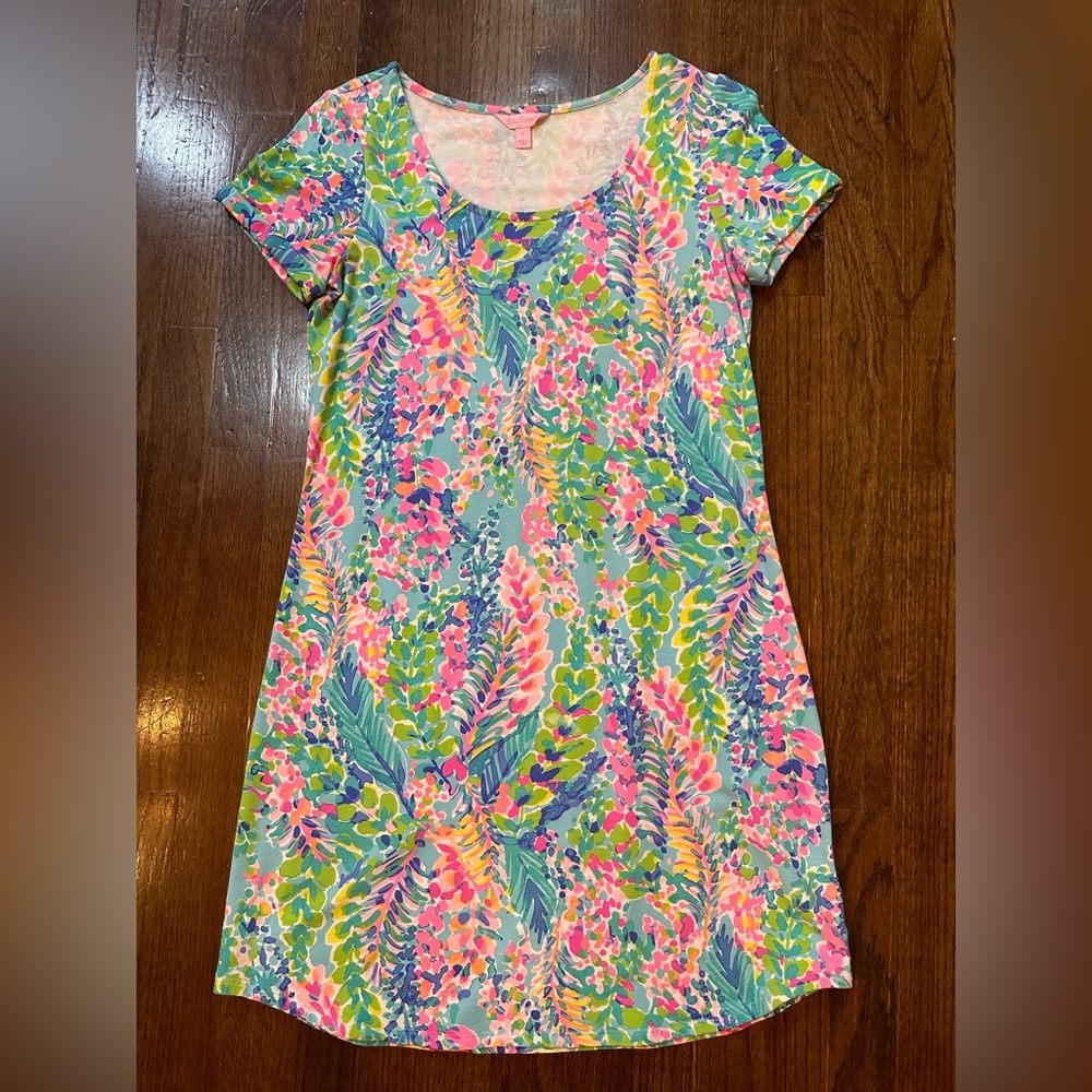 Lilly Pulitzer size small short sleeve knit dress sea coral print